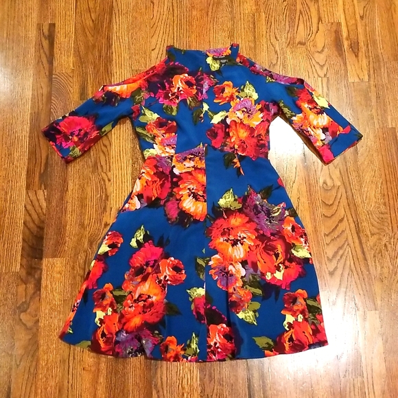 Open Shoulder Maggie London Dress. - Picture 2 of 9